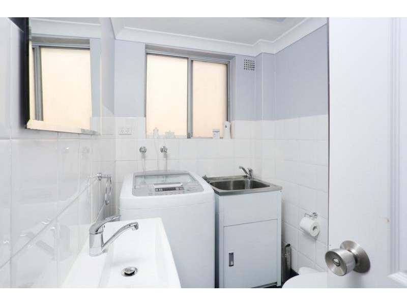 4/25 Arthur Street, Merrylands West NSW 2160